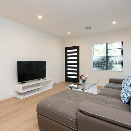 Dream Home Rentals Burbank Exterior photo