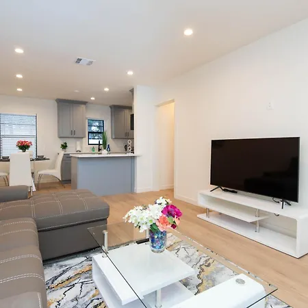 Dream Home Rentals Burbank Exterior photo