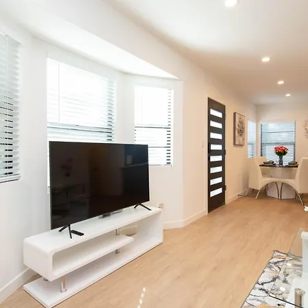 Dream Home Rentals Burbank Exterior photo