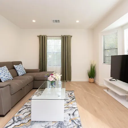 Dream Home Rentals Burbank Exterior photo